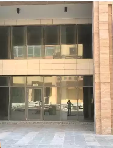 تجاري عقار جاهز غير مفروش متجر  للإيجار في السد , الدوحة #7570 - 1  صورة 